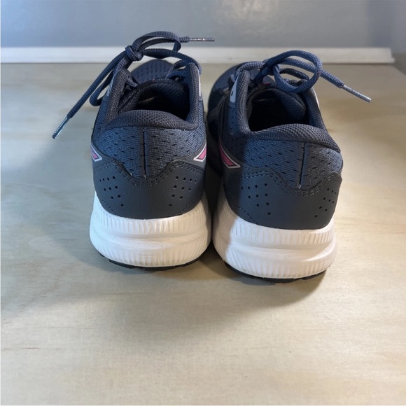 ASICS Gray and Pink woman’s sneakers sz 7.5 Ortholite - Picture 5 of 6